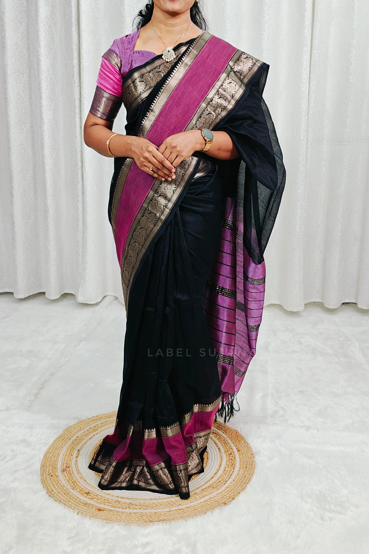 Black colour Pure Mangalagiri Handloom Kanchi Border Pattu Saree