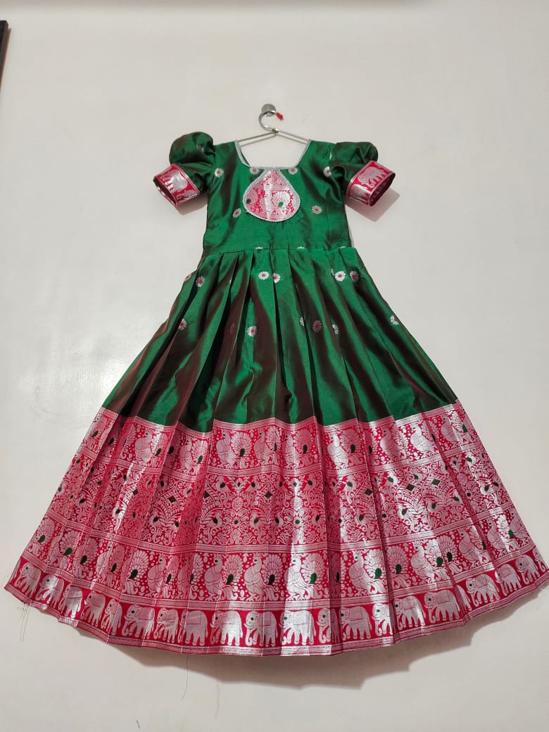  Bottle green 