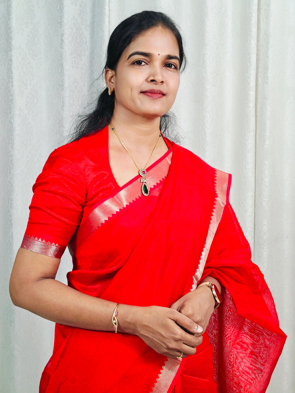 A Red Mangalagiri Handloom pattu saree