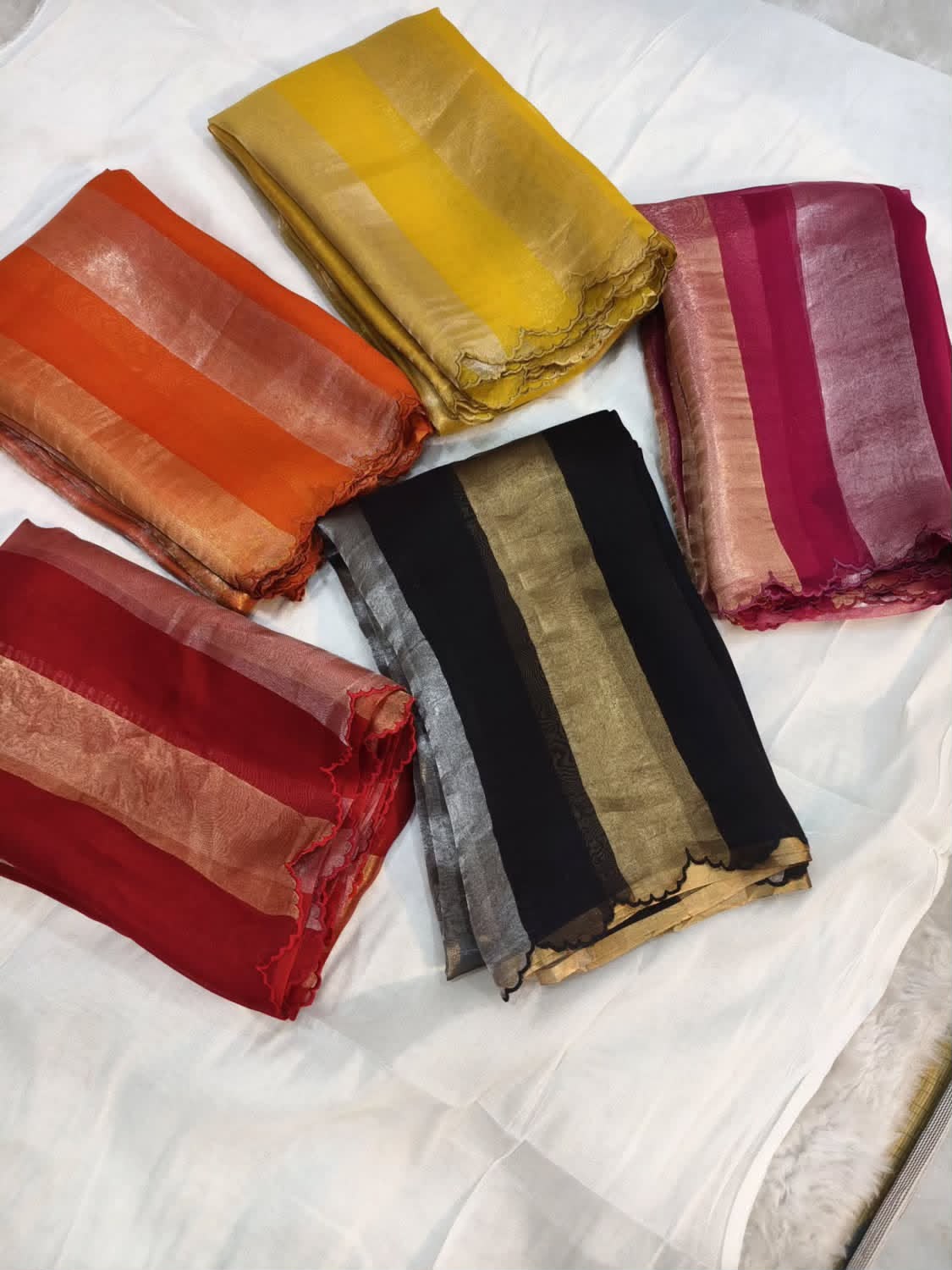 Black, red,Rani pink, yellow, black 