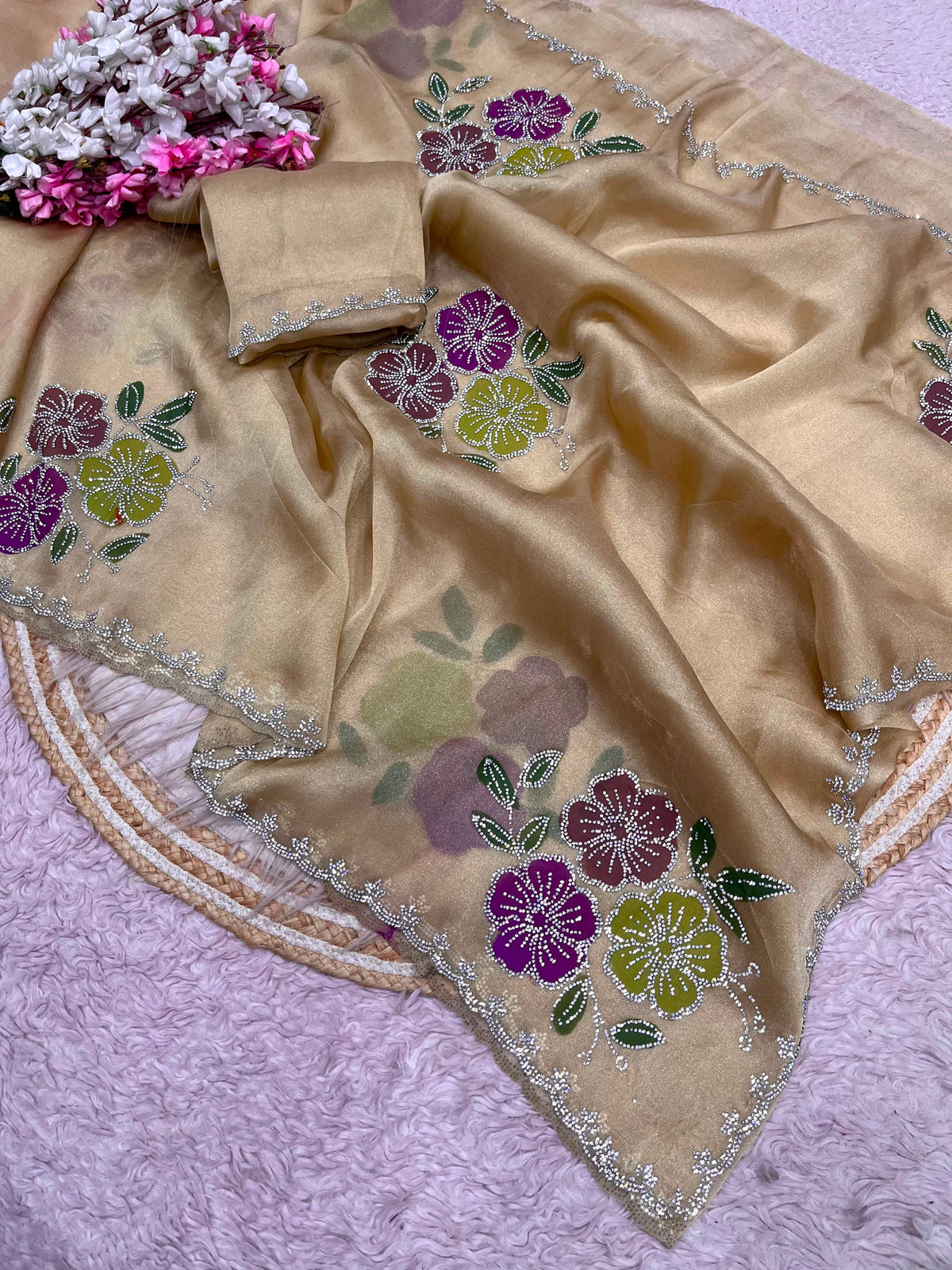 Beige 
