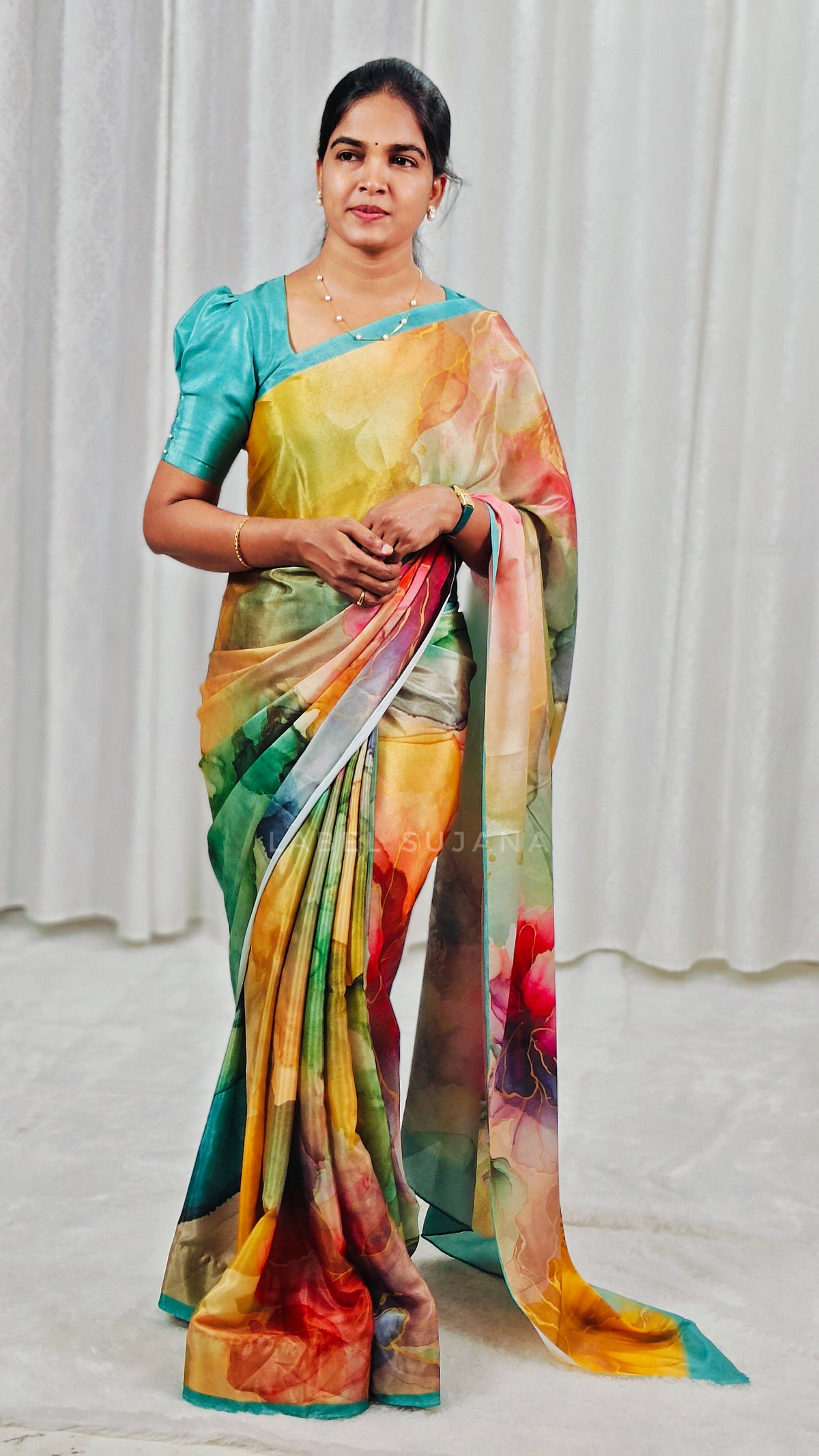 Design 01 Abstract Design Crepe Silk Saree