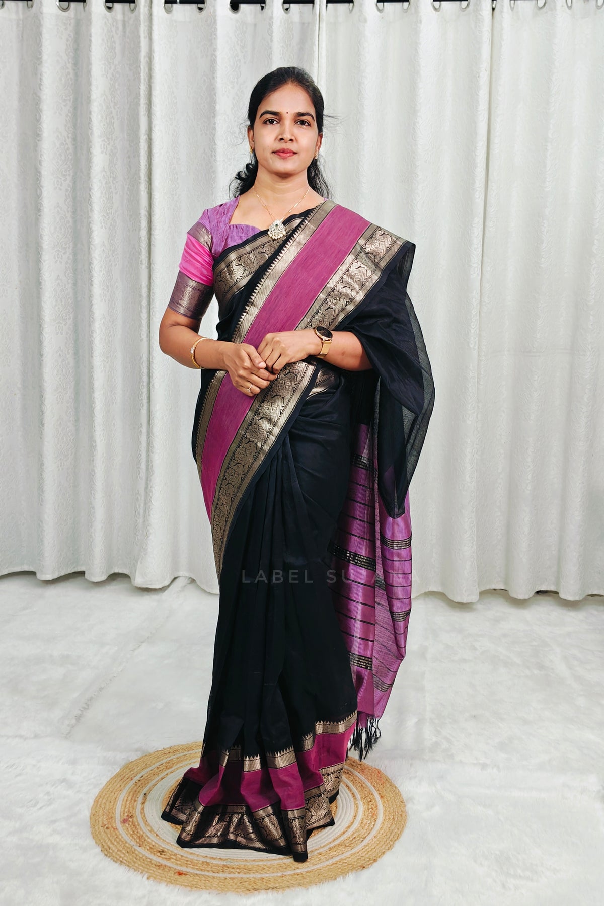 Black colour Pure Mangalagiri Handloom Kanchi Border Pattu Saree