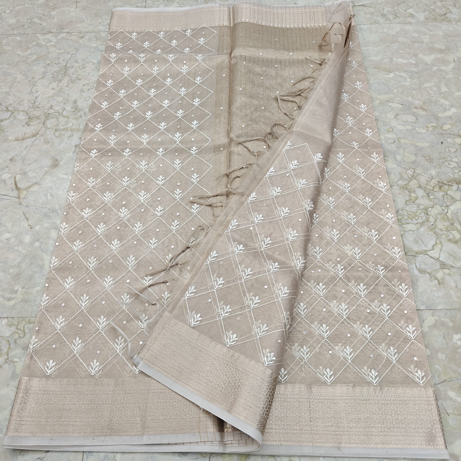 Beige 0
