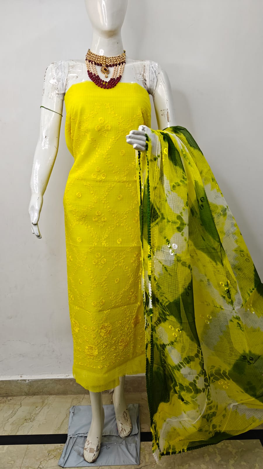  Light Yellow 