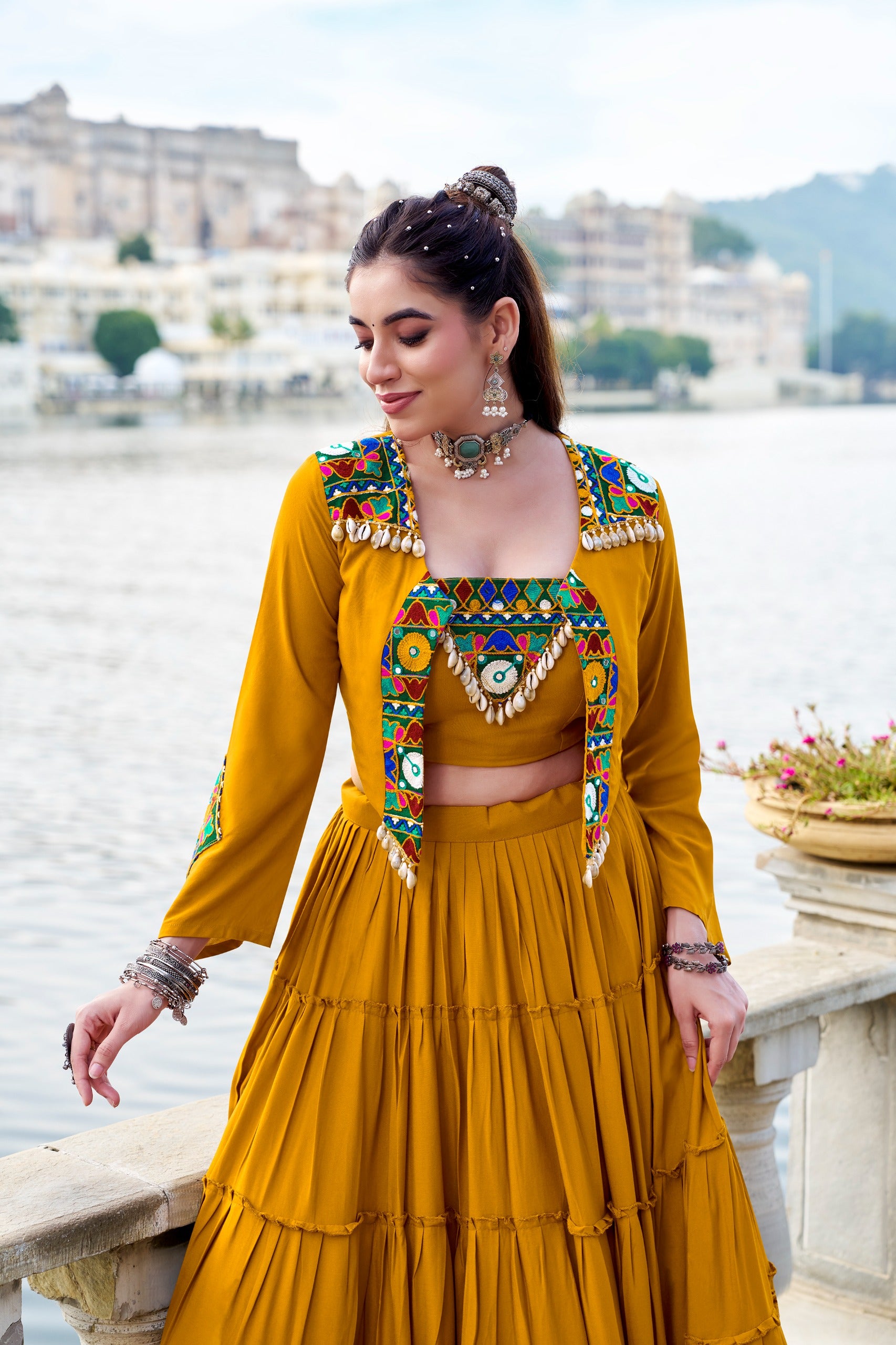 Mustard yellow 