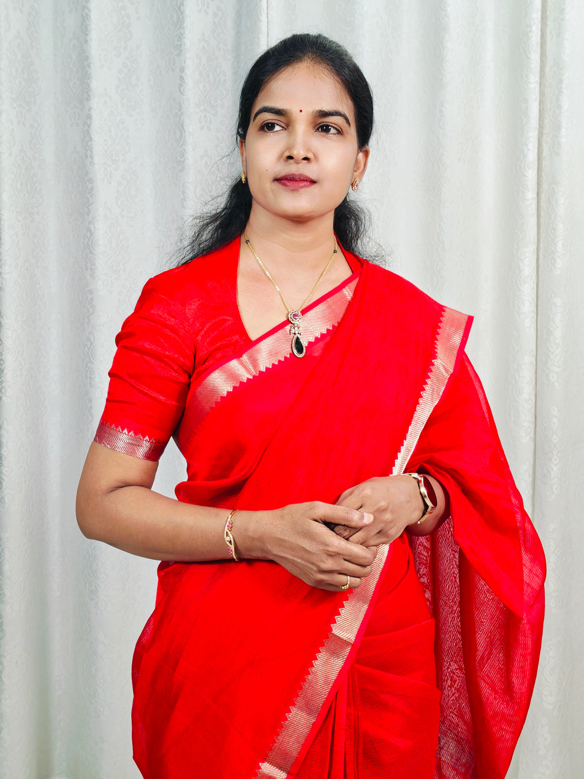 A Red Mangalagiri Handloom pattu saree